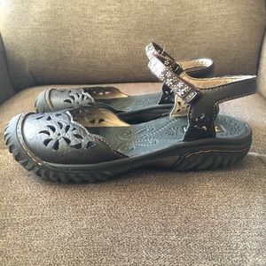 NEW JBU Vegan Sandals - worn once!
